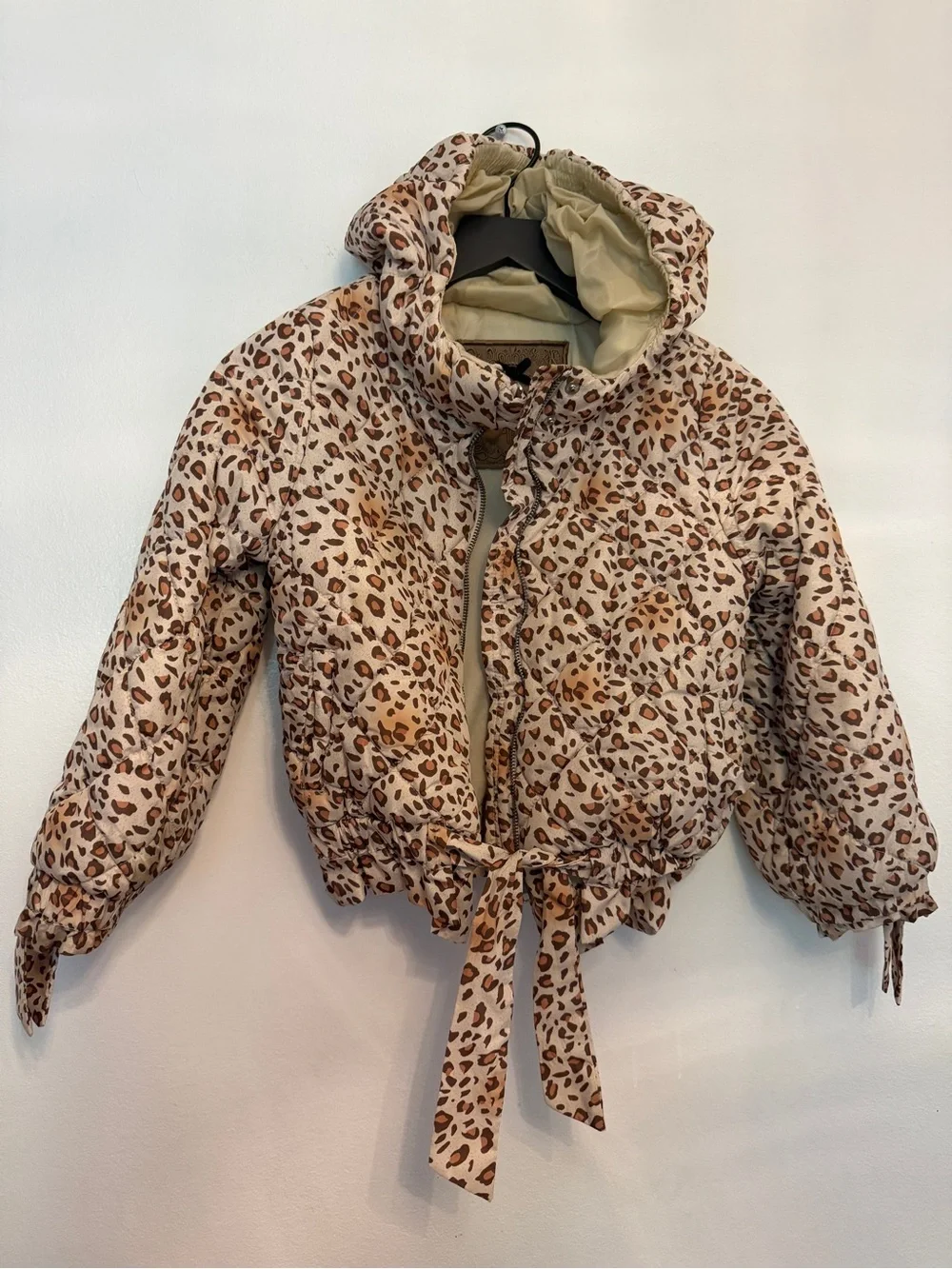 MonnaLisa Beige Leopard-Print Cropped Puffer Jacket with Tie Waist